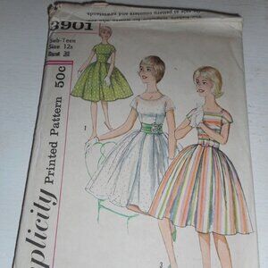 Vintage 1960s Simplicity Size 12s bust 31 3901